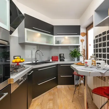 Luxury 3 Bedroom Apartment *