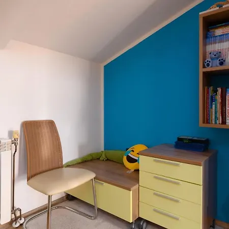 Apartment Luxury 3 Bedroom *
