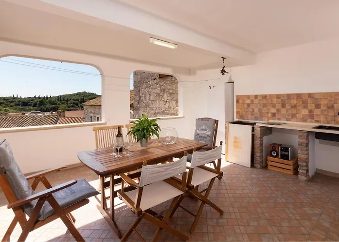 Luxury 3 Bedroom דירה