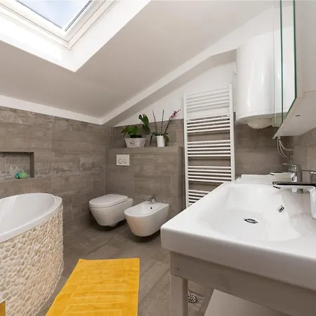 Апартаменты Luxury 3 Bedroom